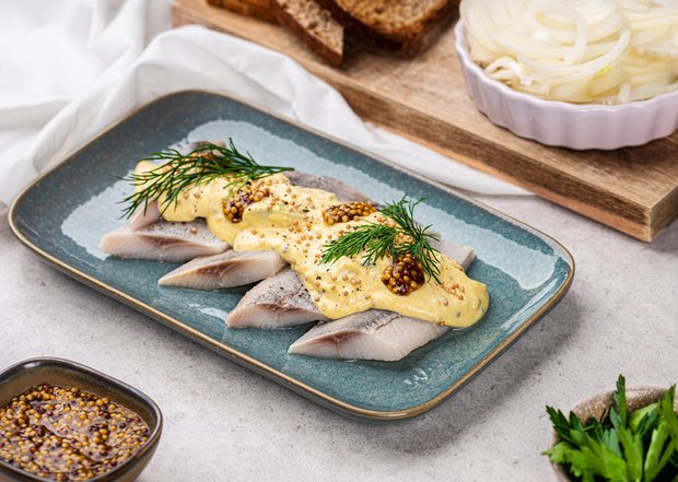 Pyszny przepis na śledzie w sosie musztardowym!