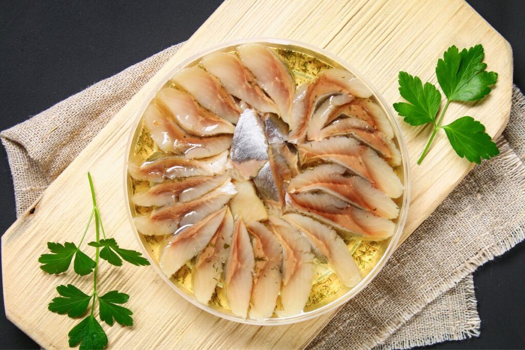 przepis na śledzie w oleju z cebulką